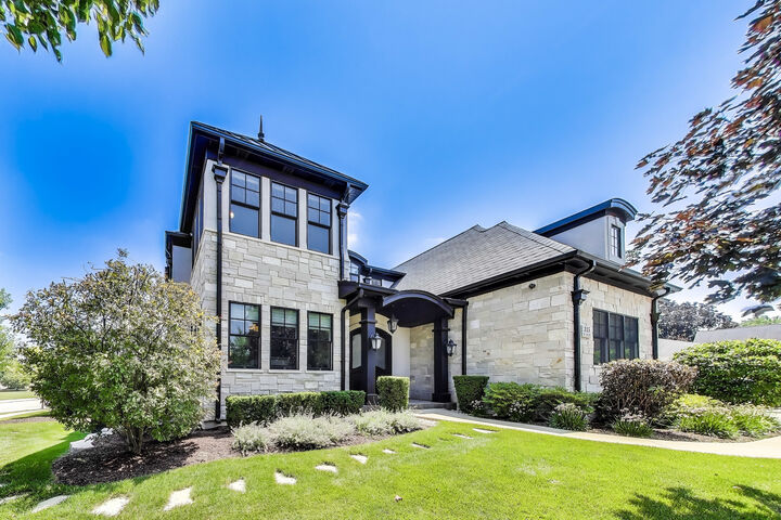 Property Photo:  315 W Park Street  IL 60005 