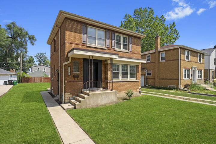 1847 Newcastle Avenue  Westchester IL 60154 photo
