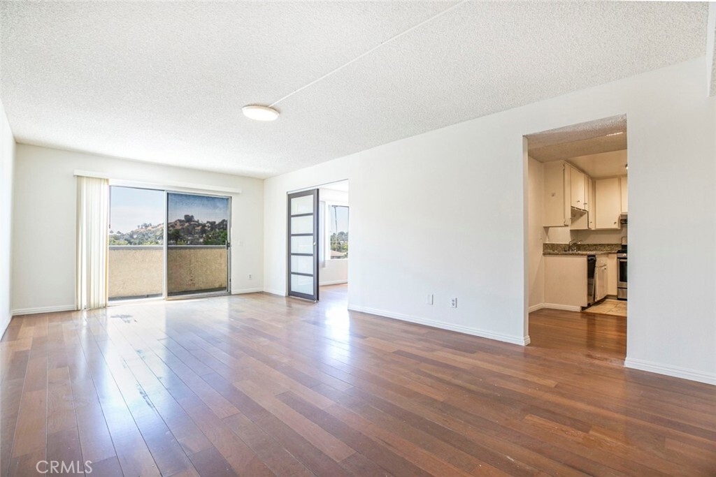 Property Photo: 1422 Rock Glen Avenue 210 CA 91205