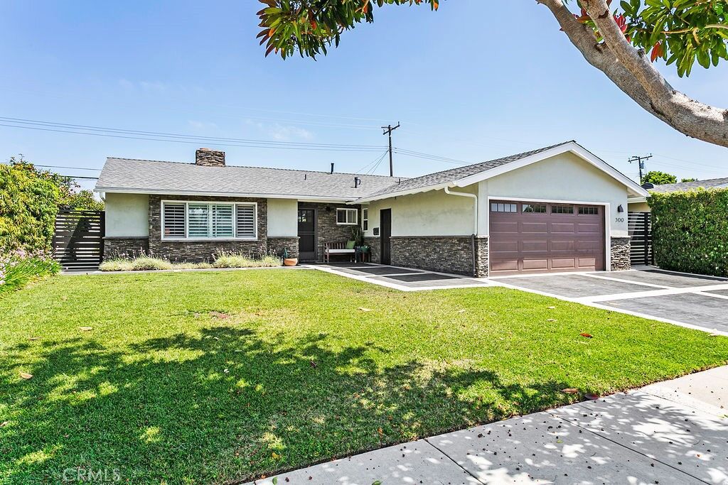 Property Photo:  300 Bucknell Road  CA 92626 
