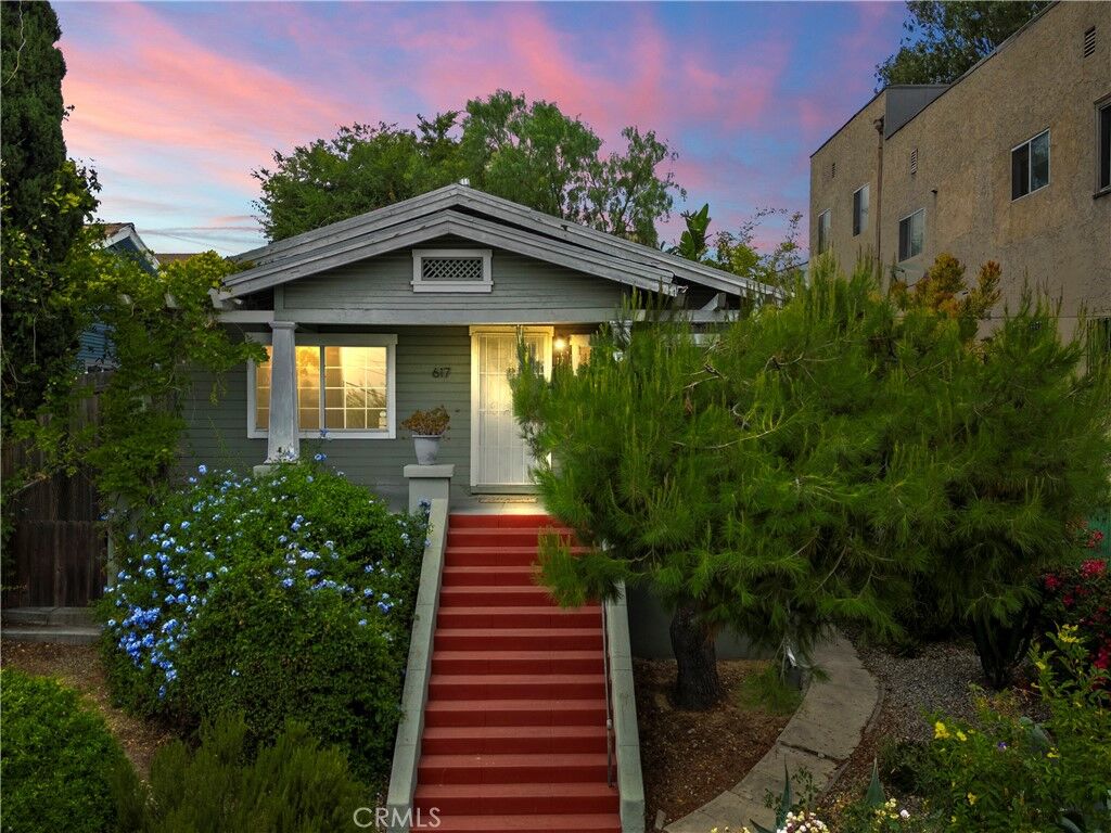 Property Photo:  617 N Cummings Street  CA 90033 
