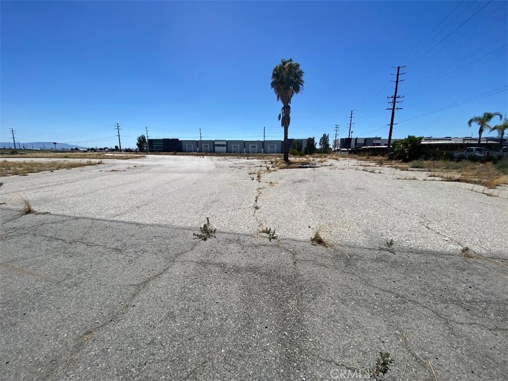 Property Photo: 10238 Cherry Avenue CA 92335