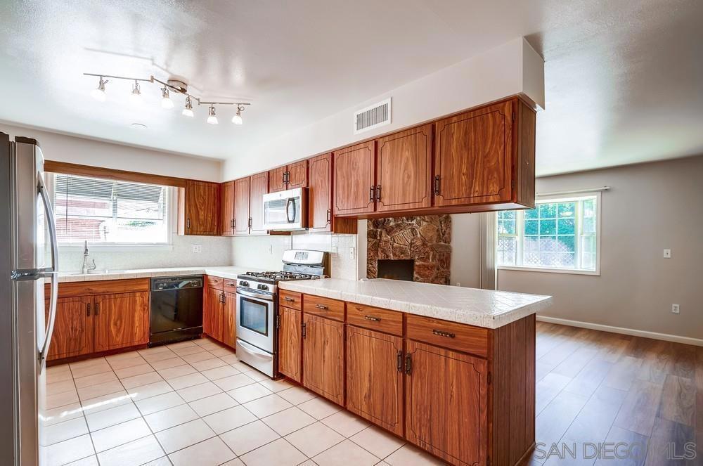 Property Photo:  28507 Murrieta Rd  CA 92586 