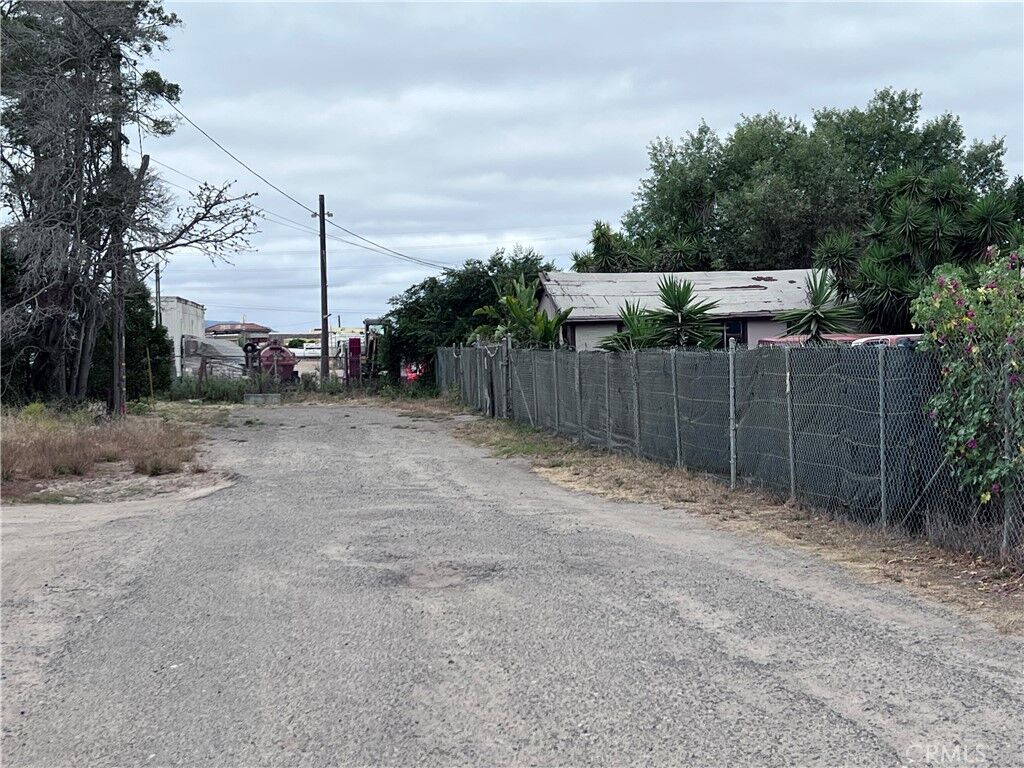 Property Photo:  413 West Street  CA 93458 
