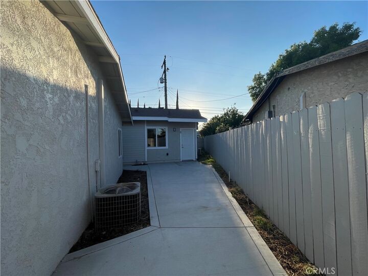 Property Photo:  623 E Elm Street B  CA 91761 