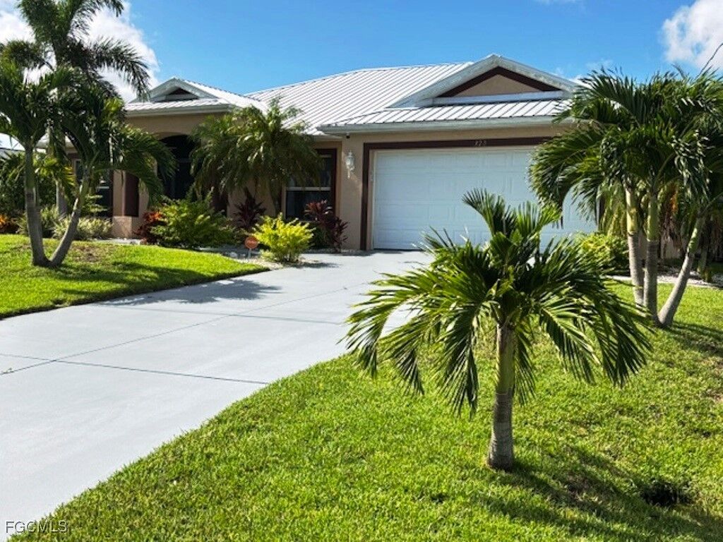 Property Photo:  320 NW 13th Street  FL 33993 