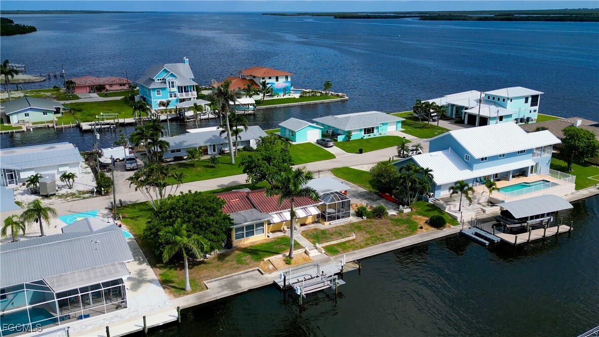 Property Photo: 2809 Cheryl Street FL 33993