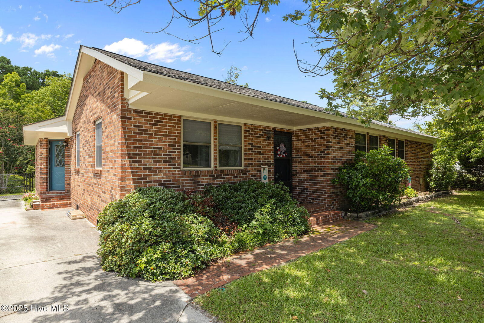 Property Photo:  651 W Shore Drive  NC 28584 