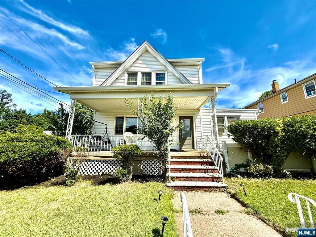 10-01 Berdan Avenue  Fair Lawn NJ 07410 photo