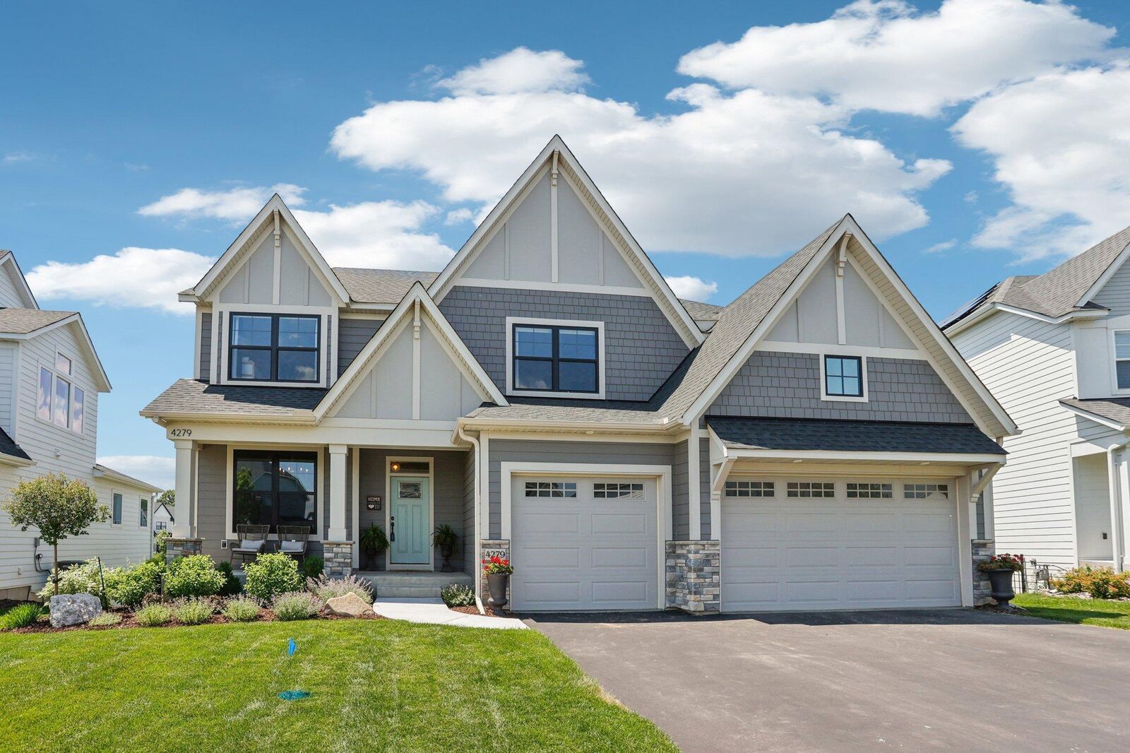 Property Photo: 4279 Arbor MN 55129