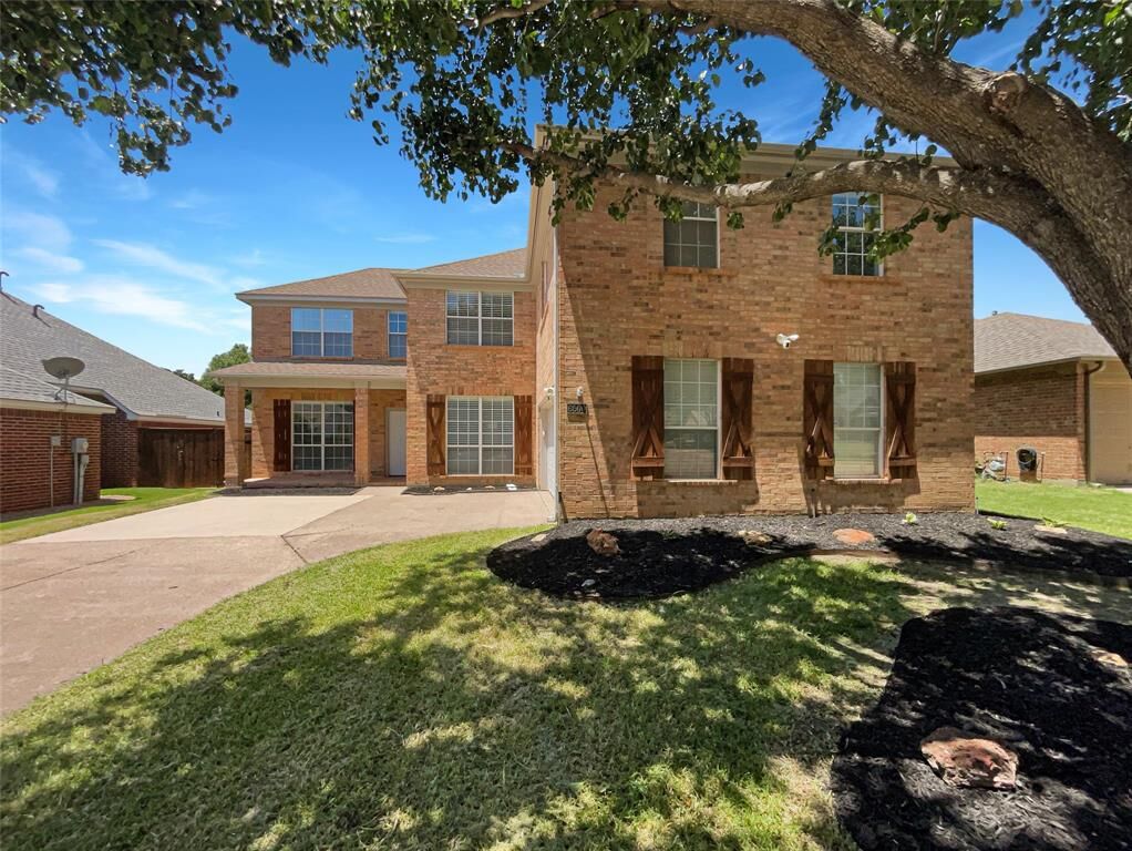 Property Photo: 6500 High Brook Drive TX 76132