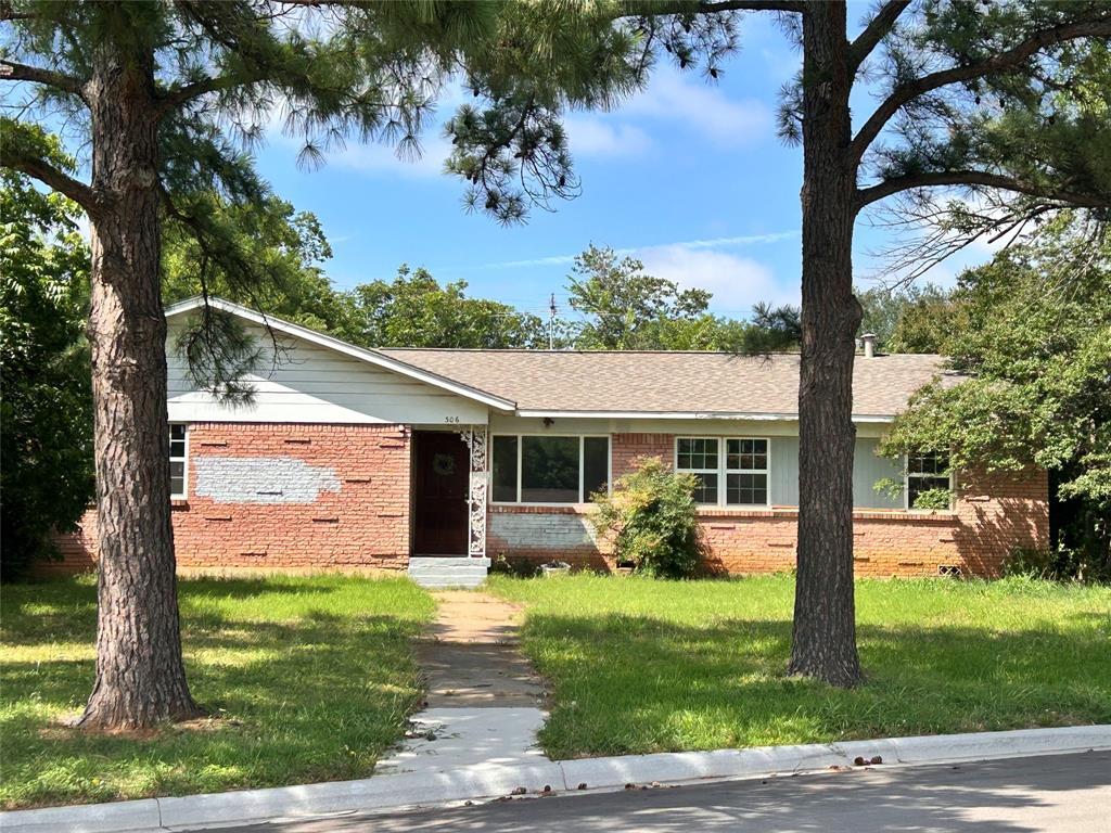 Property Photo:  306 Bayless Drive  TX 76040 