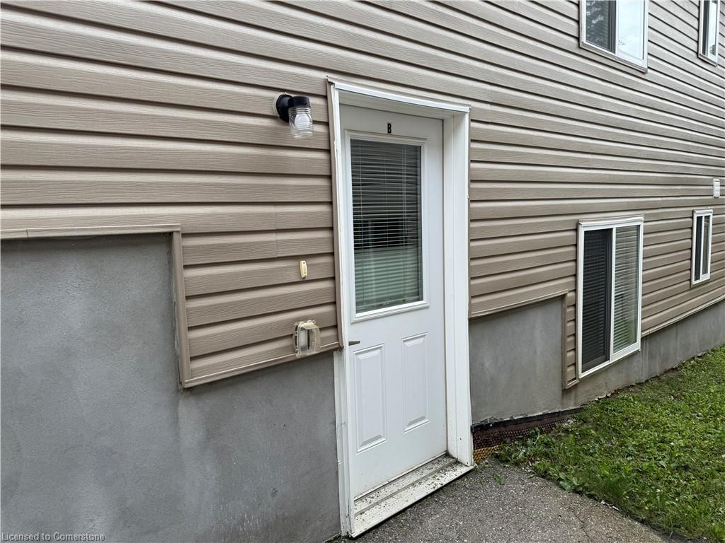 Photo de la propriété:  401 Greenfield Avenue B  ON N2C 1E6 