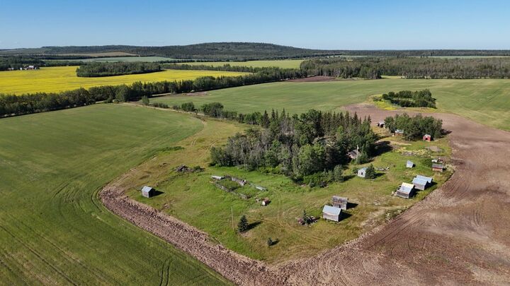 Property Photo: 51020 Twp Road 862.5 AB T0H 1K0