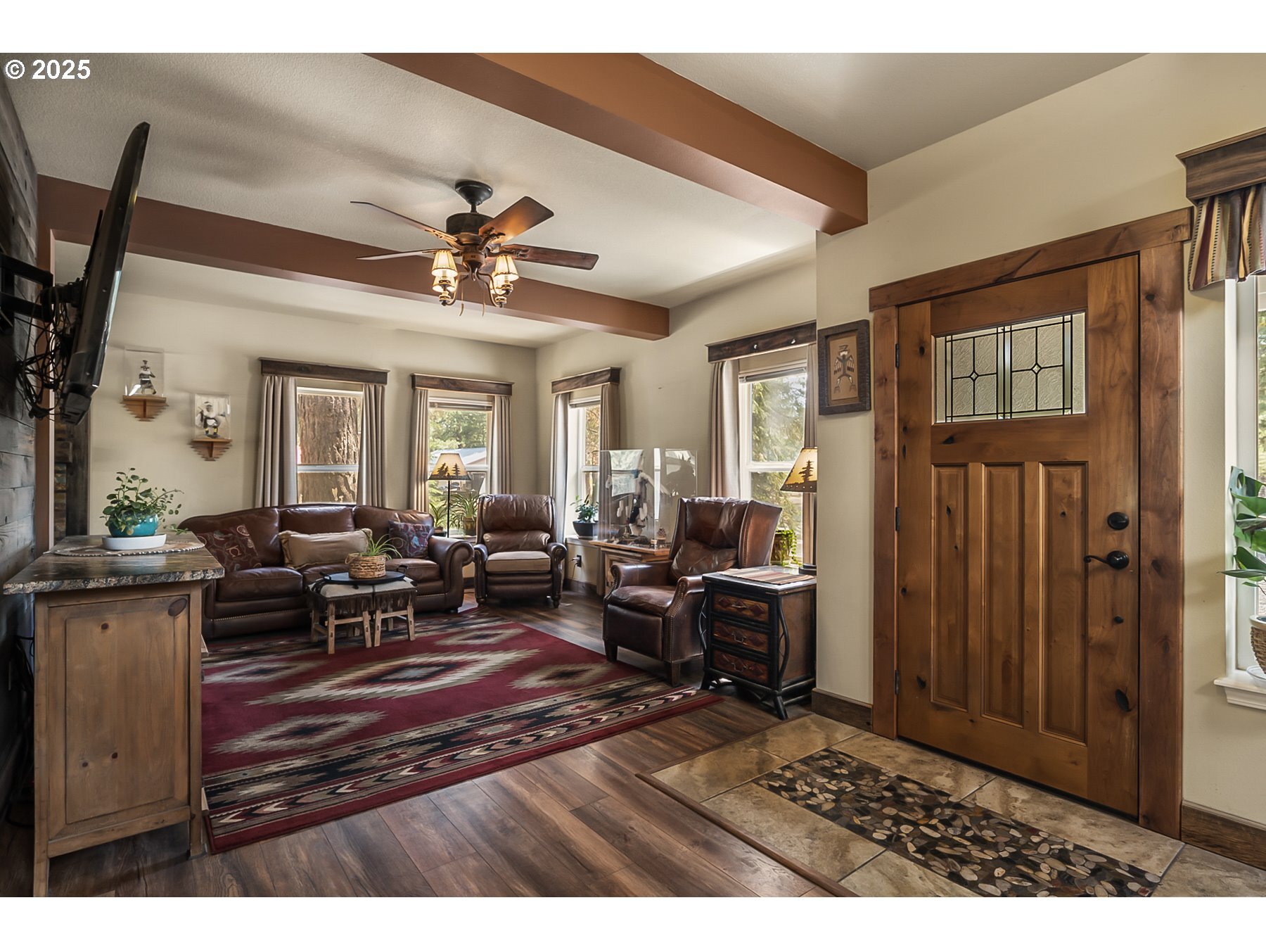Property Photo: 15730 Jackpine Rd OR 97739