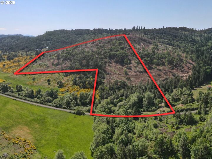 Property Photo: 11896 SW Dupee Valley Rd OR 97128