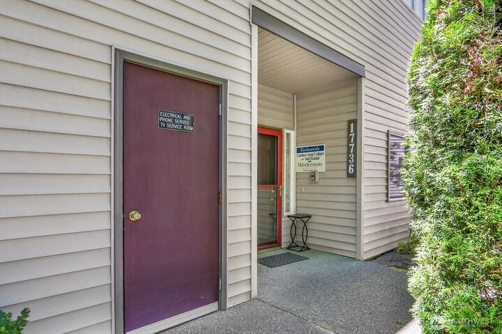 Property Photo: 17736 134th Lane SE G-2 WA 98058