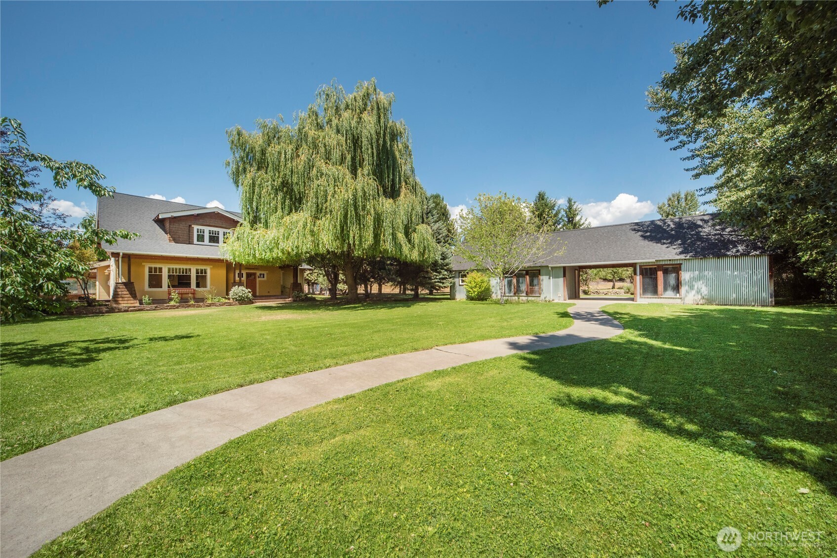 Property Photo: 563 Rader Road WA 98926