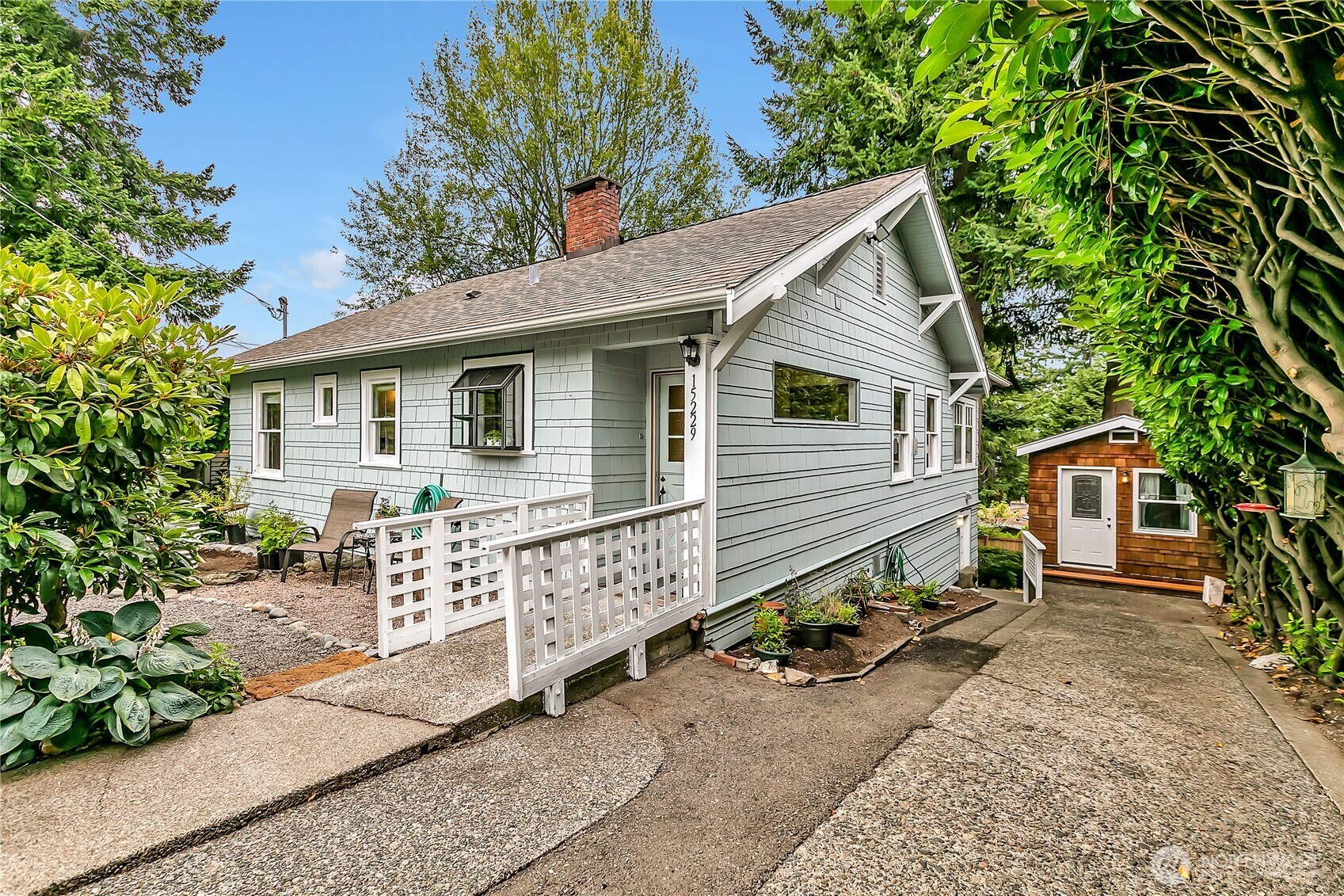 Property Photo: 15229 22nd Avenue SW WA 98166