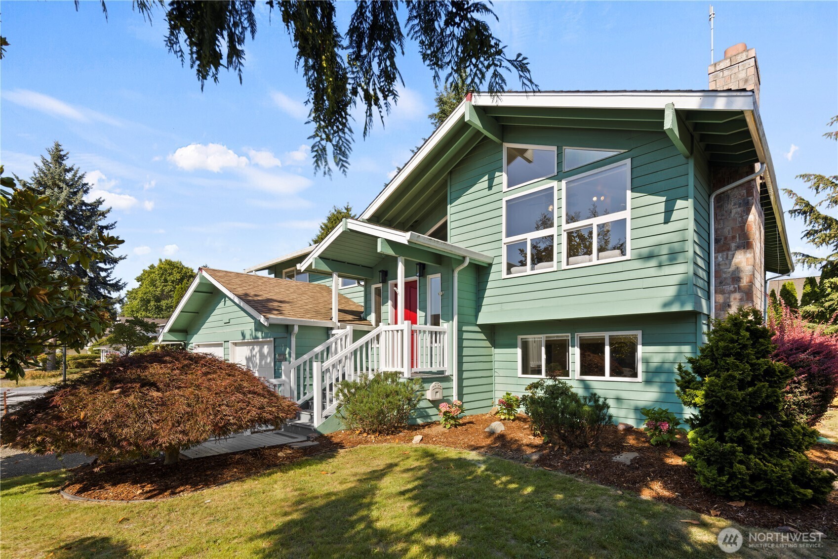 Property Photo: 2008 Anacortes Avenue NE WA 98059