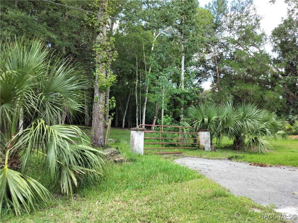 Property Photo:  523 S Tuck Point  FL 34450 