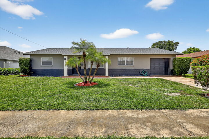 600 S Mangonia Circle  West Palm Beach FL 33401 photo