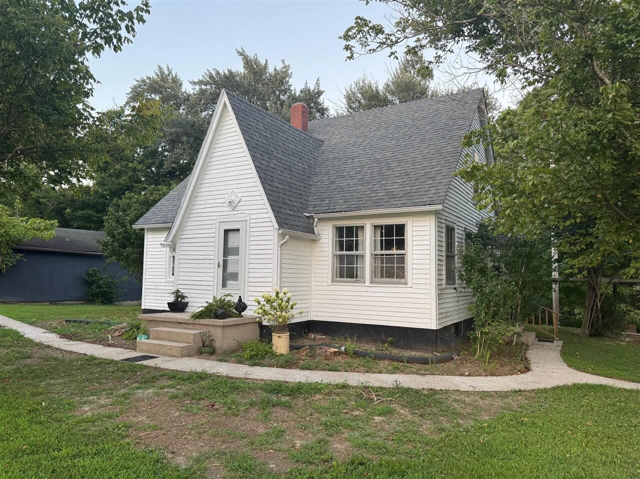 Property Photo:  805 S Main Street  KY 42129 