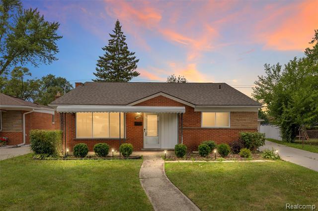 30641 Whittier Avenue  Madison Heights MI 48071 photo