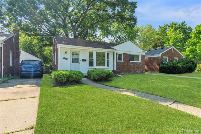 Property Photo: 1885 Pelham Street MI 48124