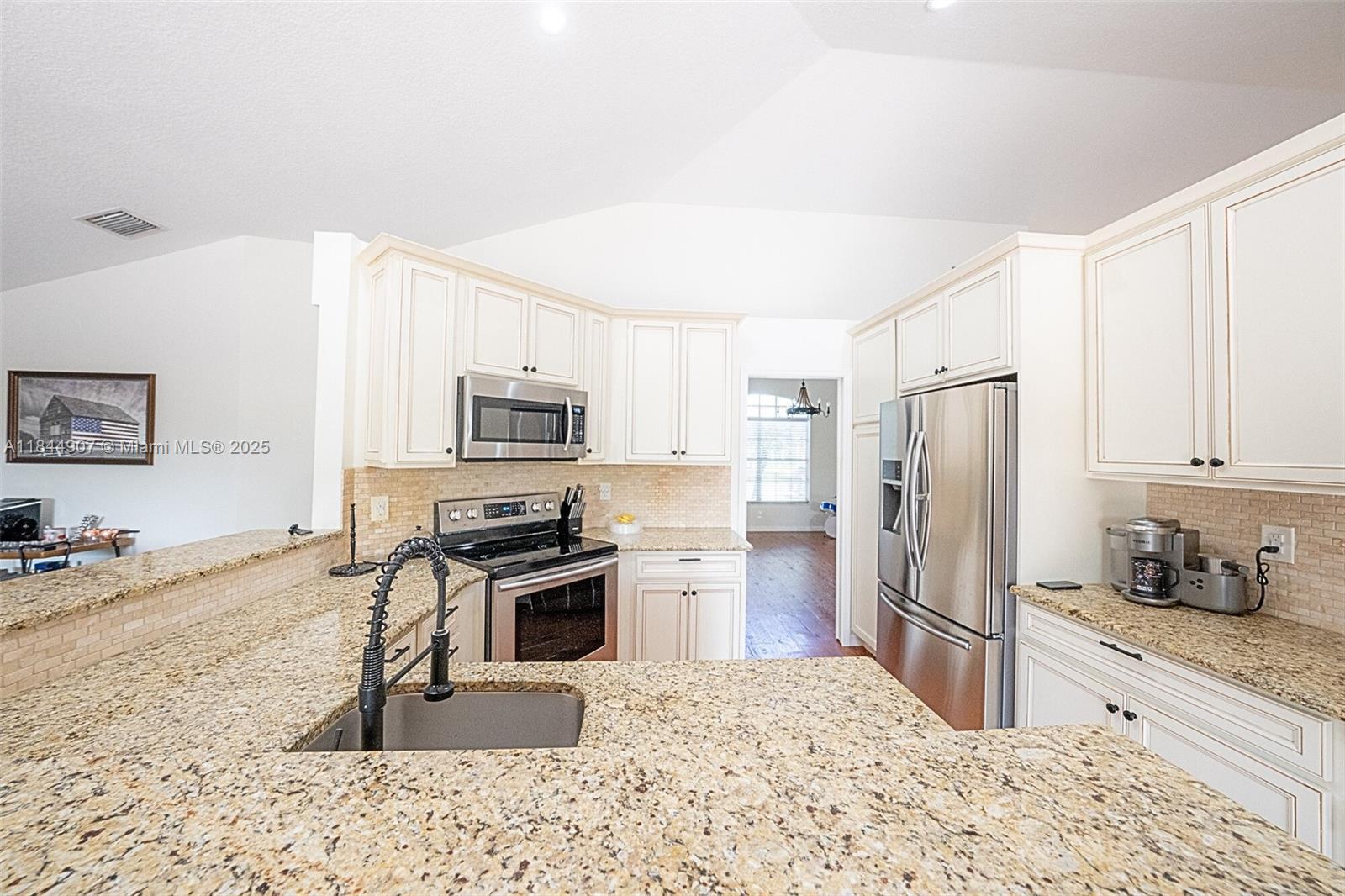 Property Photo: 938 SW 149th Ter FL 33326