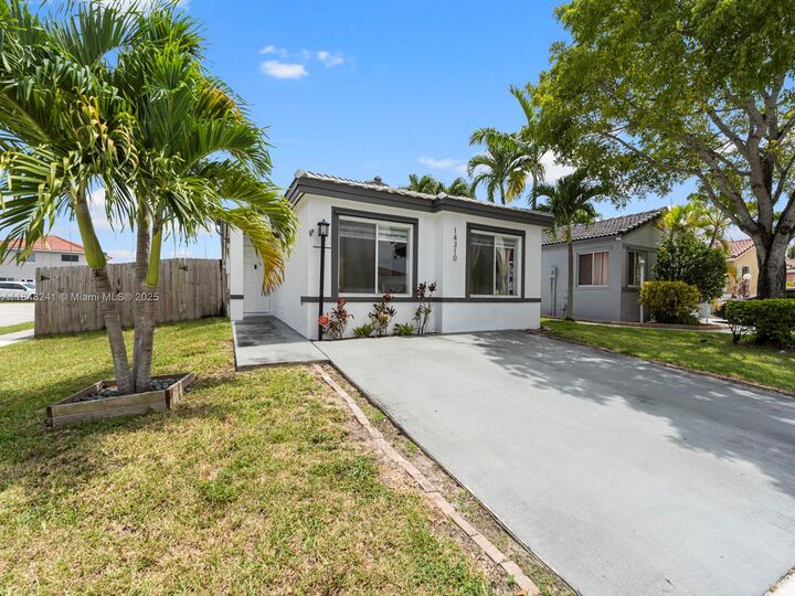 Property Photo: 14310 SW 175th Ter FL 33177