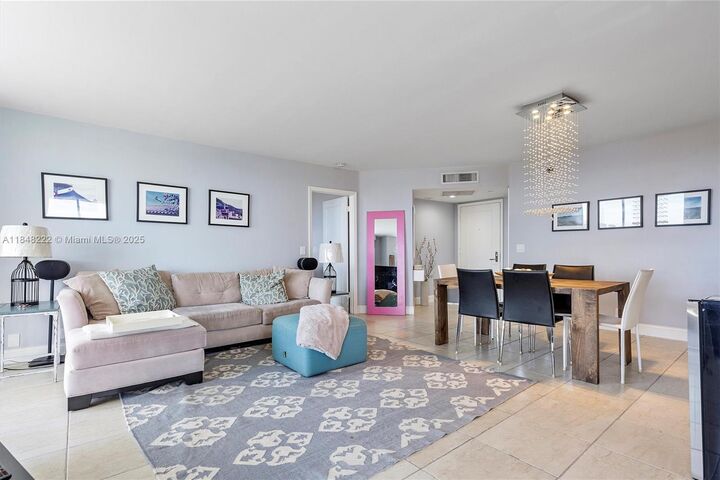 Property Photo: 3300 NE 191st St 1213 FL 33180