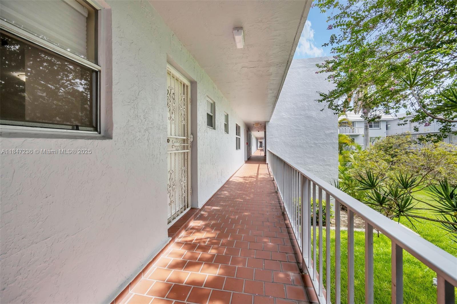 Property Photo:  100 Edgewater Dr 240  FL 33133 