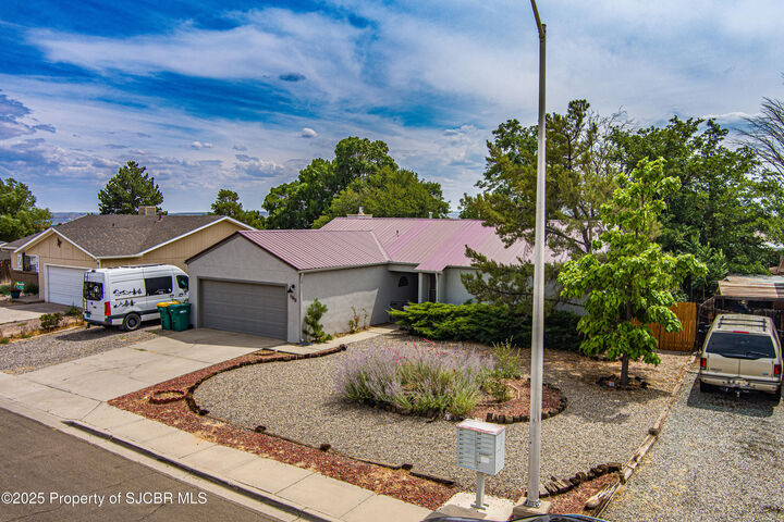 Property Photo:  605 E 37th Street  NM 87401 