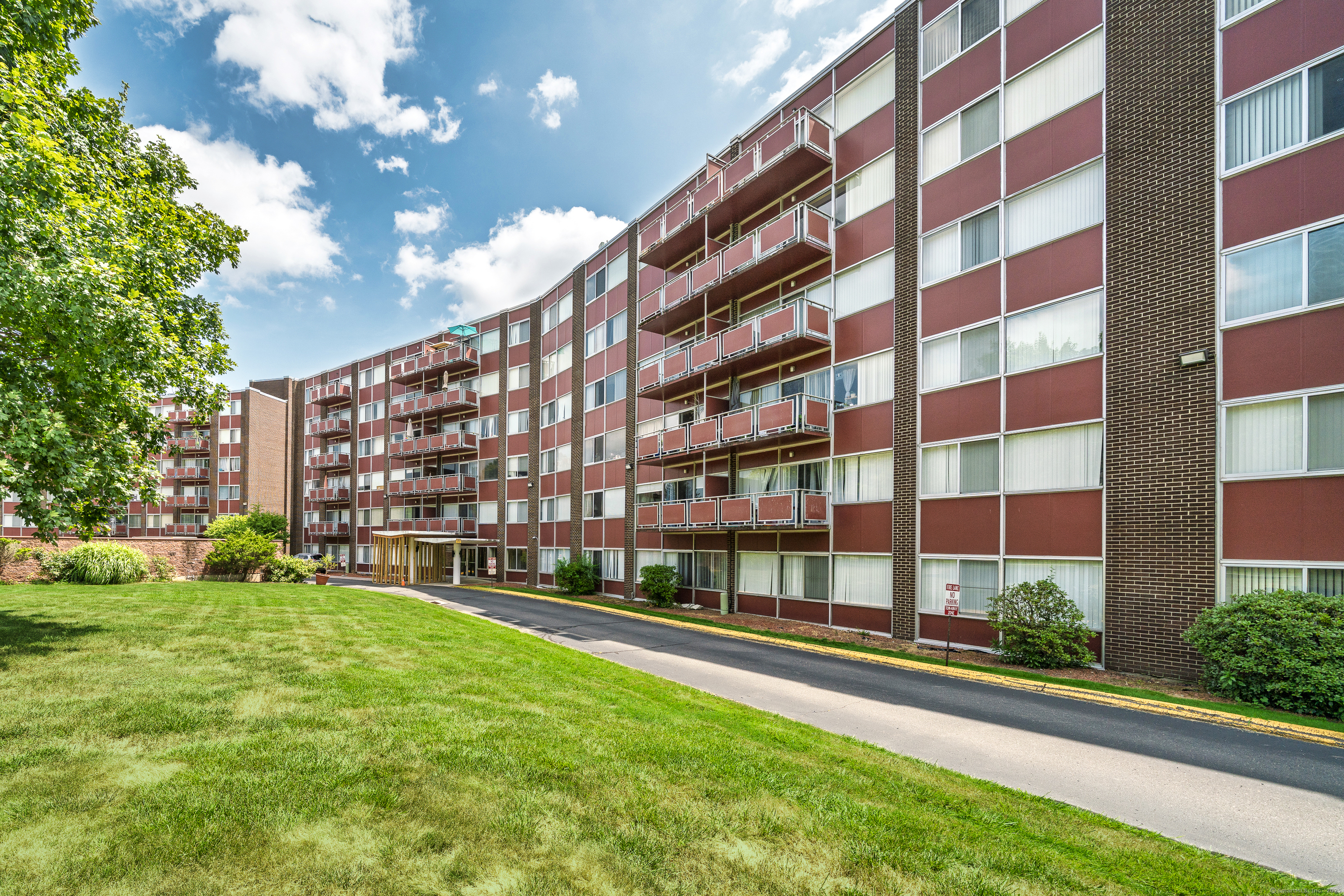 Property Photo: 1320 Berlin Turnpike 625 CT 06109