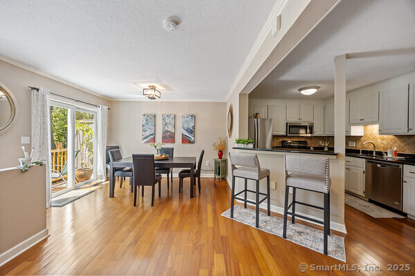 Property Photo:  747 West Main Street Apt F  CT 06410 