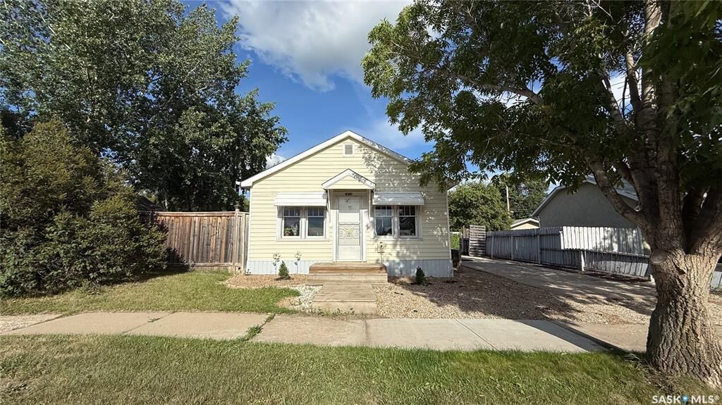 Property Photo:  1832 101st Street  SK S9A 1B1 