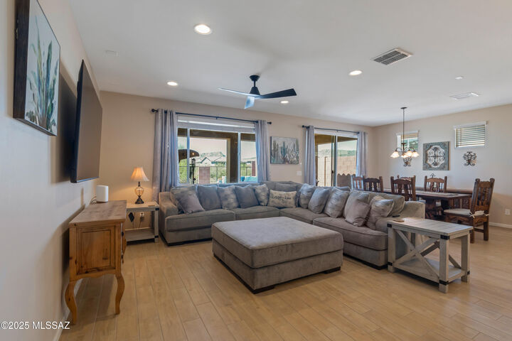 Property Photo: 7738 W Laurel Lane AZ 85658