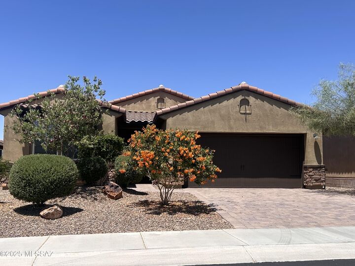 Property Photo: 7738 W Laurel Lane AZ 85658