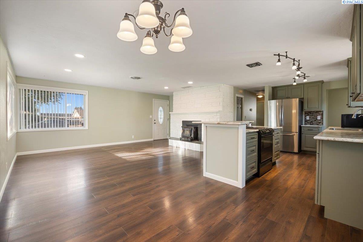 Property Photo:  3925 W Metaline Ave  WA 99336 