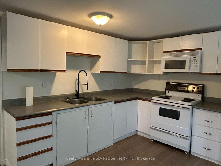 Property Photo:  5887 Highway 11 N N/A 34D  ON P0H 1P0 