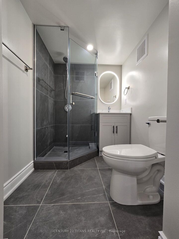 43 Shediac Road  Brampton ON L6Y 0V9 photo