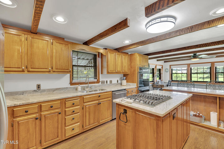 Property Photo: 200 Crum Lane TN 37641