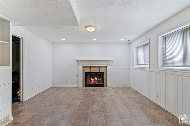 Property Photo: 1586 E 275 N UT 84040