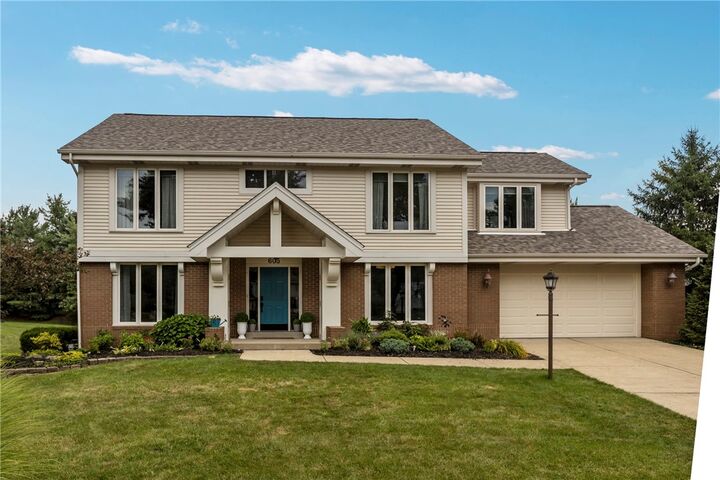 Property Photo: 605 Bristol Pl PA 16066