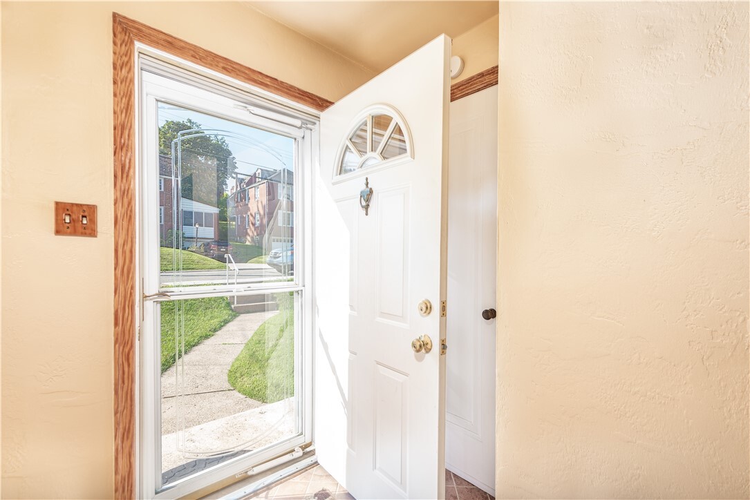 Property Photo: 3842 Lawnview Ave PA 15227