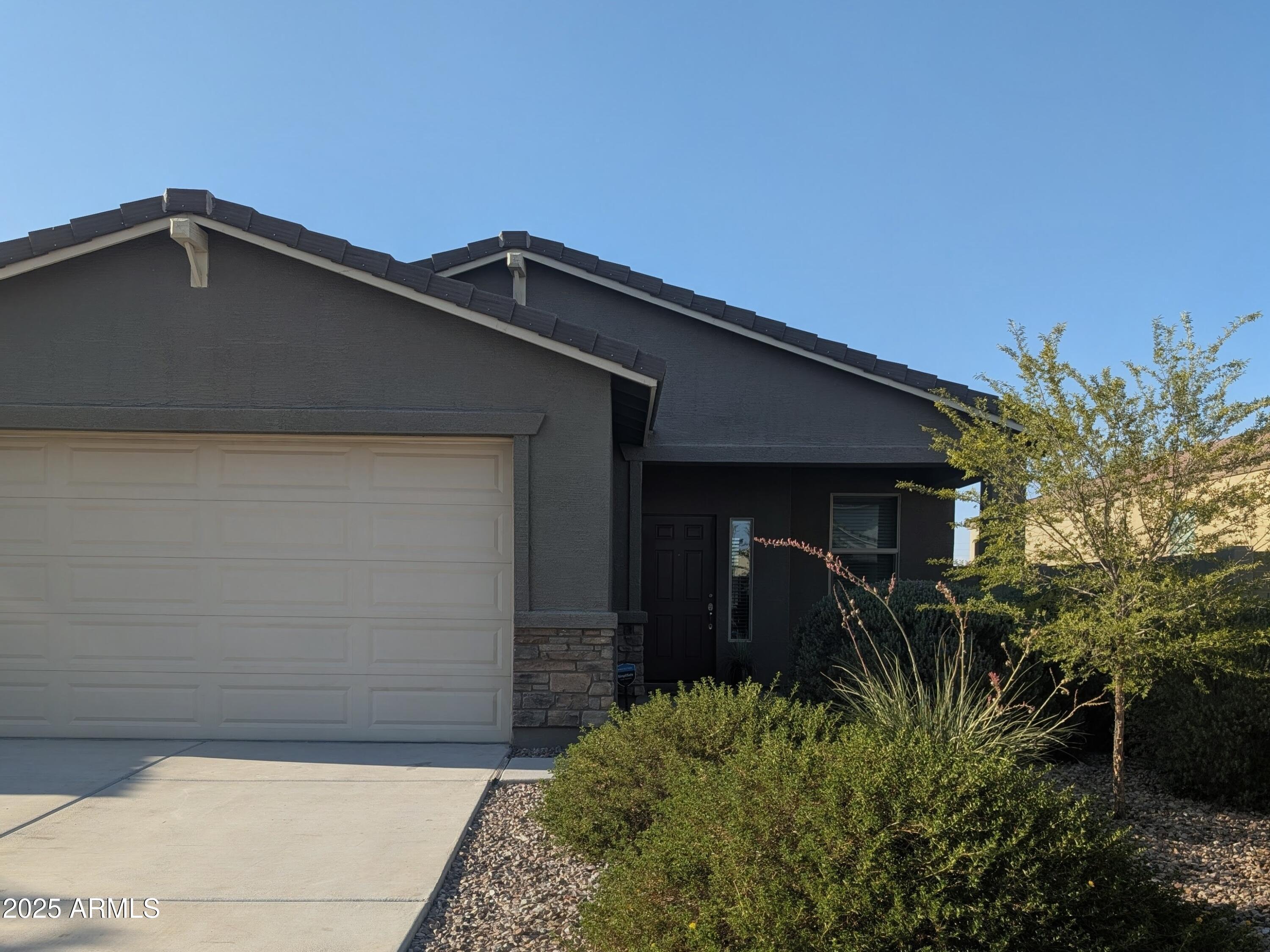 Property Photo: 7046 E Eagle Nest Way AZ 85143