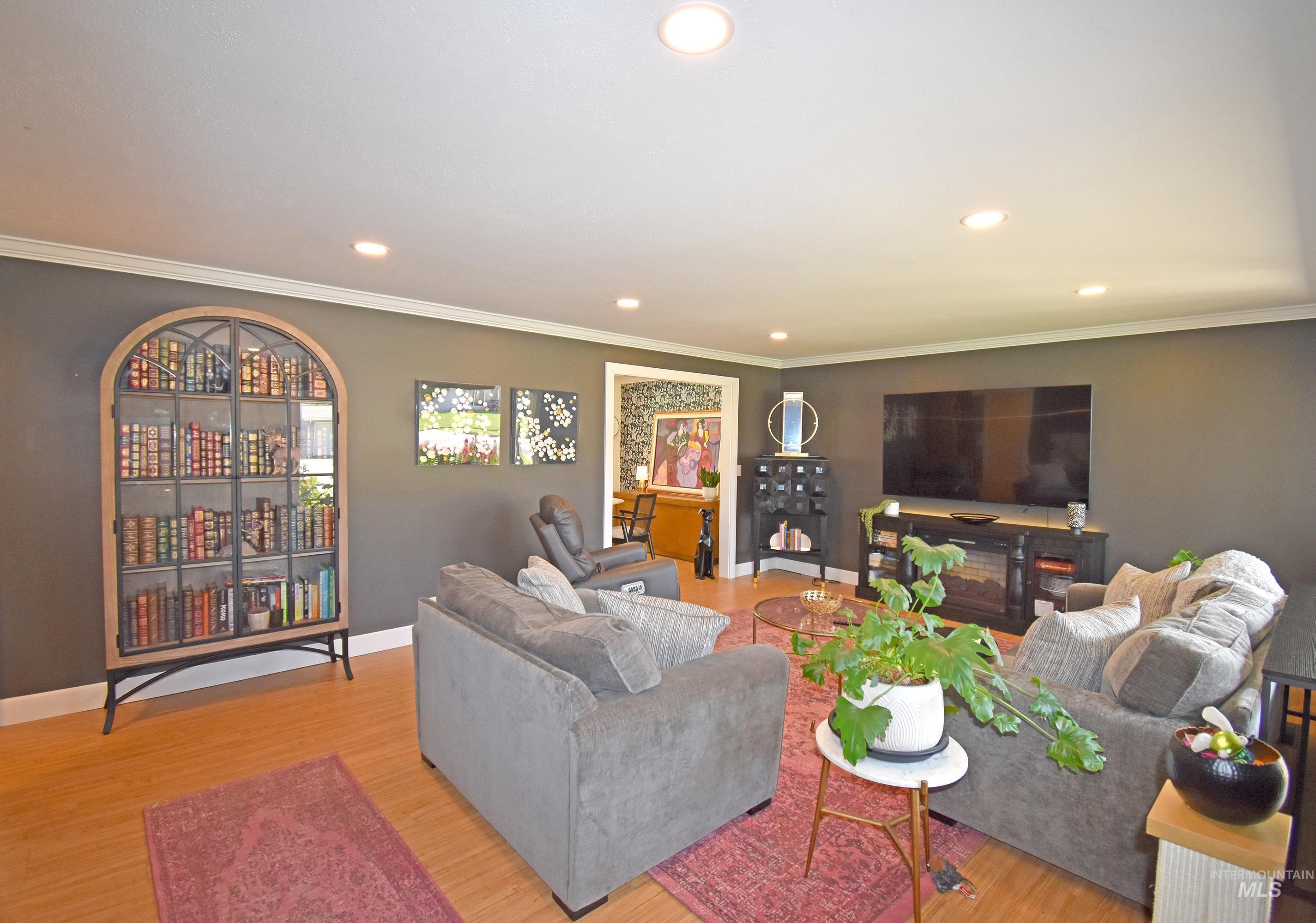Property Photo: 2209 Sunset Drive ID 83501
