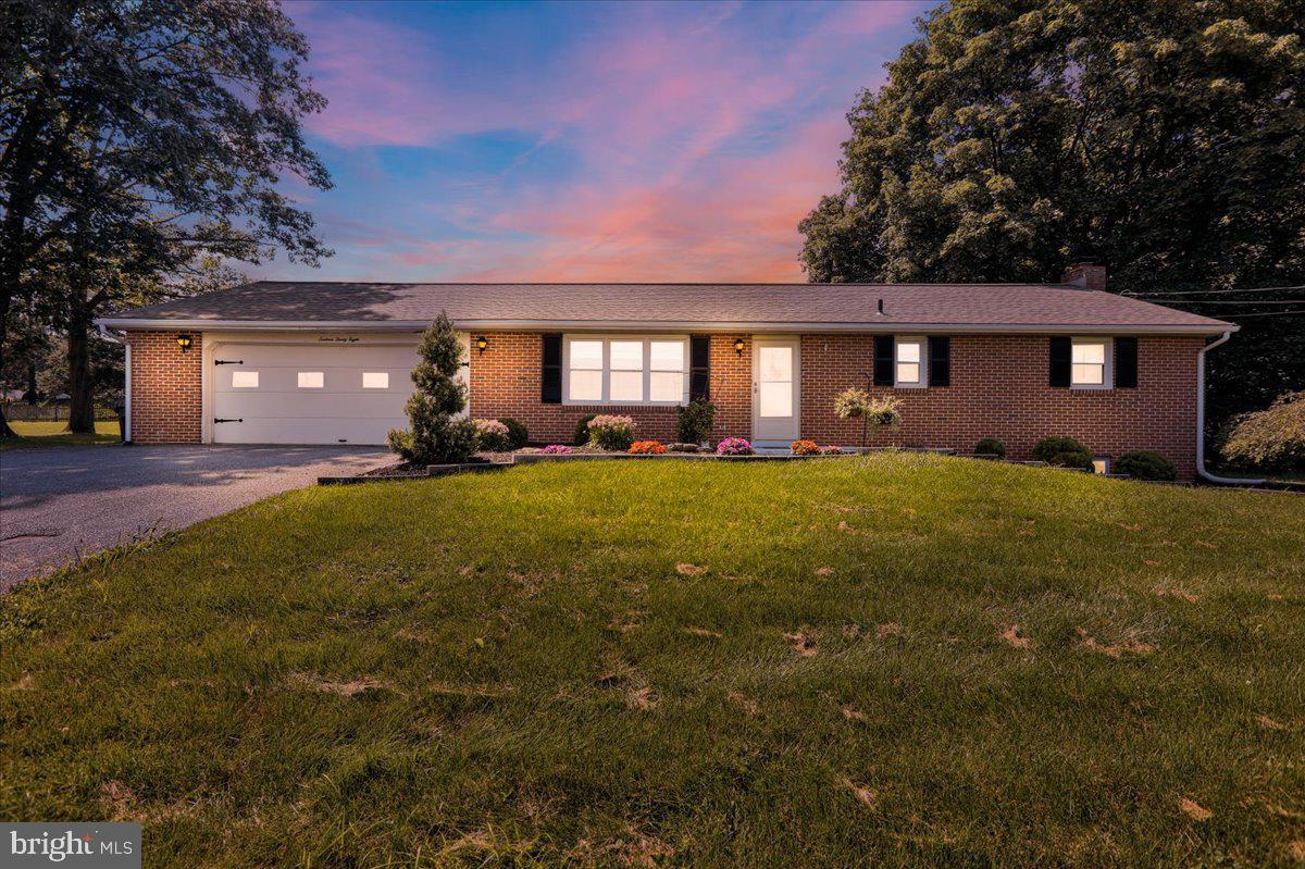 Property Photo: 1638 Apple Street PA 17522