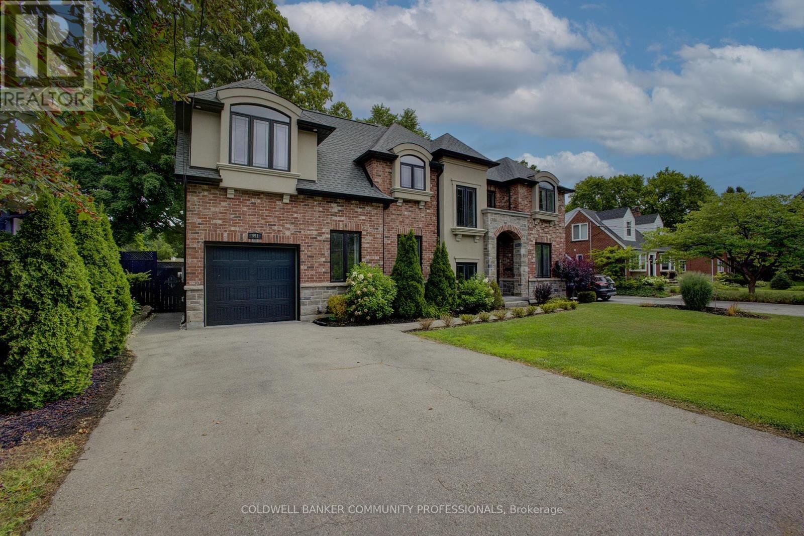 Property Photo: 991 Glenwood Avenue ON L7T 2K1